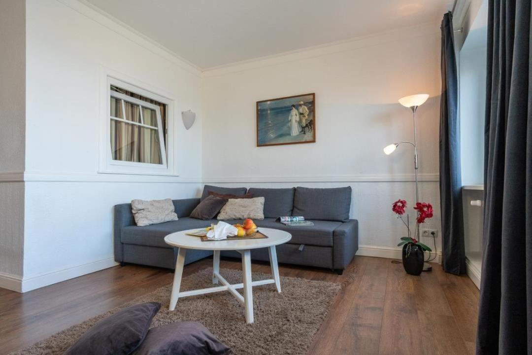 Strandhotel-Heiligenhafen-Wohnung-120-Wellenreiter-Typ-Ii Buitenkant foto